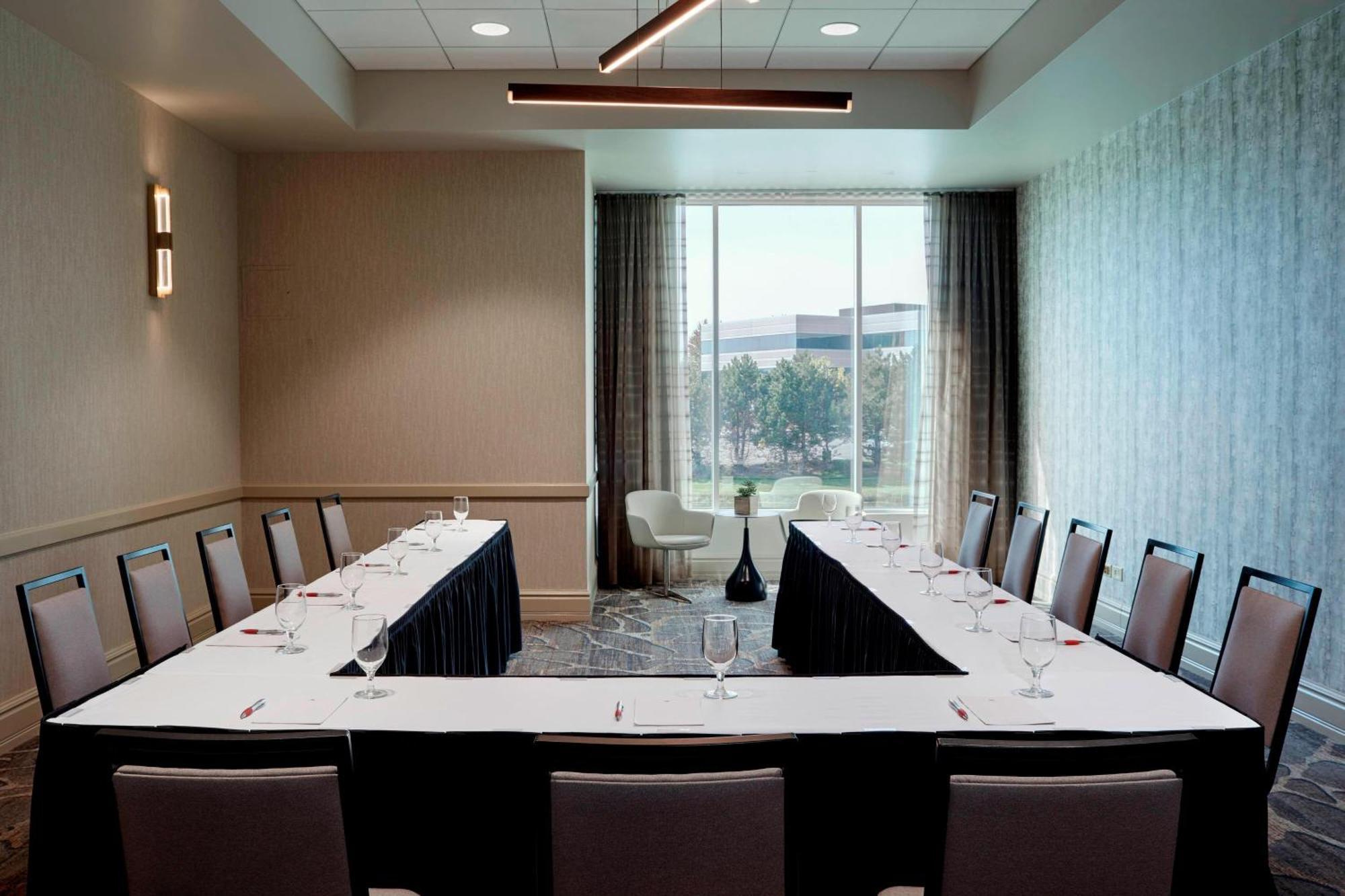 Hotel Chicago Marriott Southwest At 3*